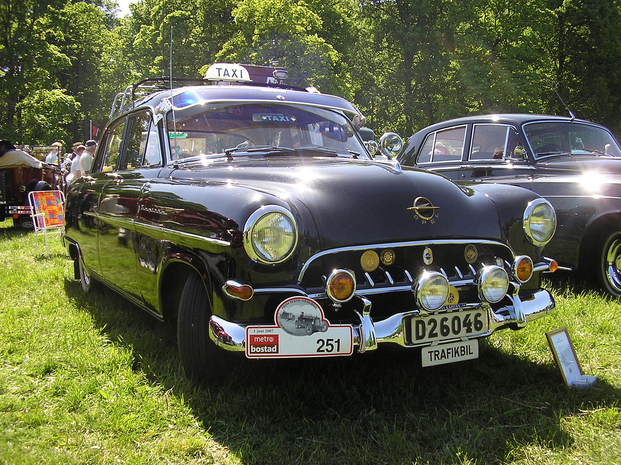 Taxi av äldre modell. Opel Kapitän. Foto: Liftarn, Prince Bertil Memorial.